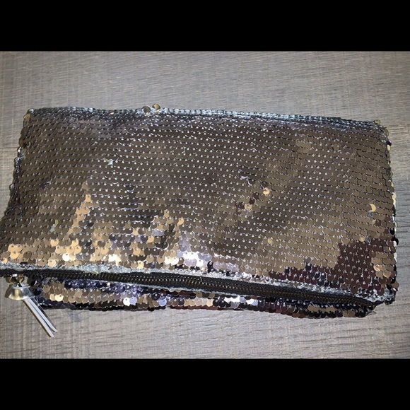 NWT BCBGeneration Silver Sequined Clutch - Picture 2 of 10